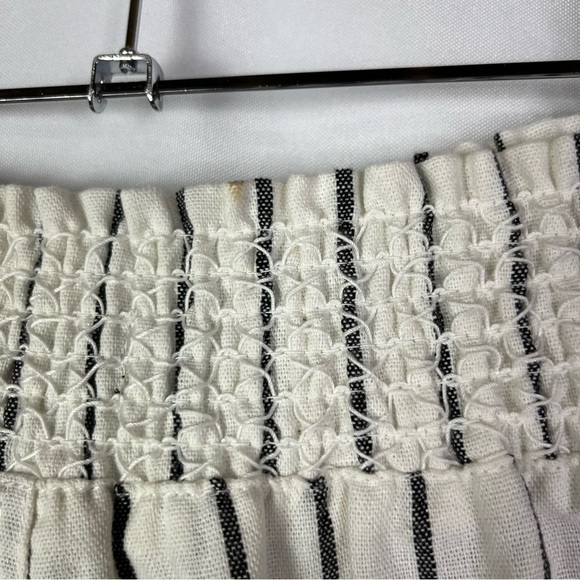 Forever 21 White & Black Stripe Smocked Waist High Rise Shorts S - Picture 4 of 5